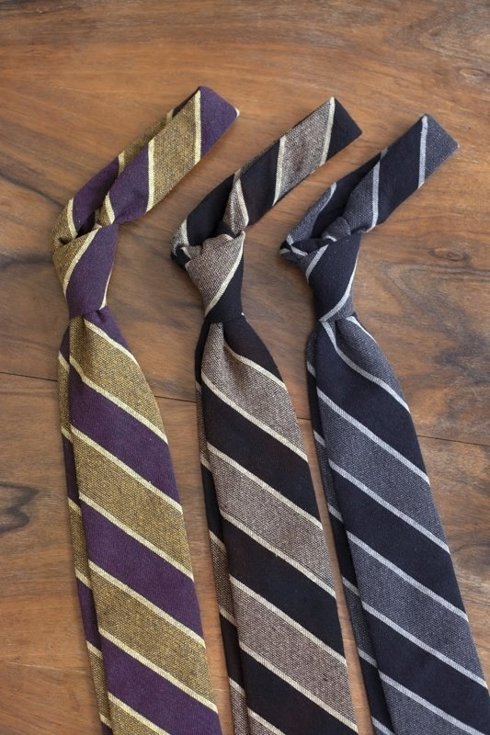 BEIGE REGIMENTAL Raw silk tie