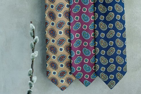 Burgundy printed silk paisley tie