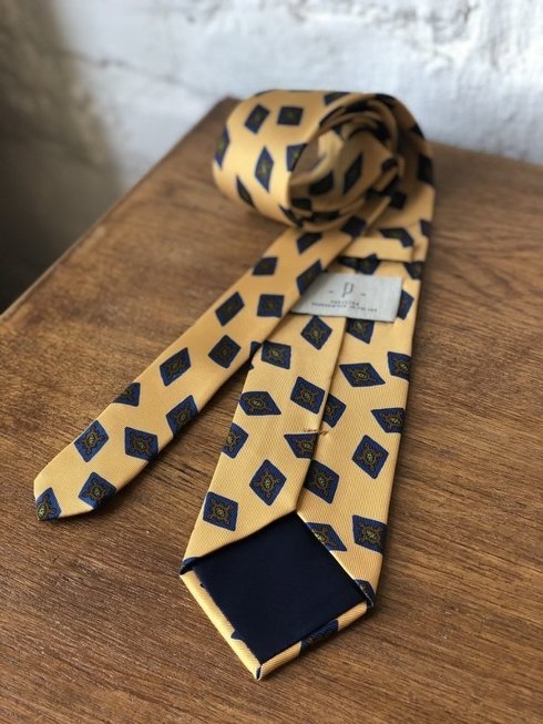 Krawat z jedwabiu Macclesfield żółty w romby