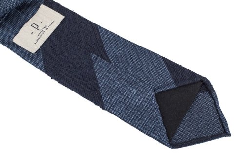 granatowo- niebieski krawat bez podszewki z grenadyny i szantungu